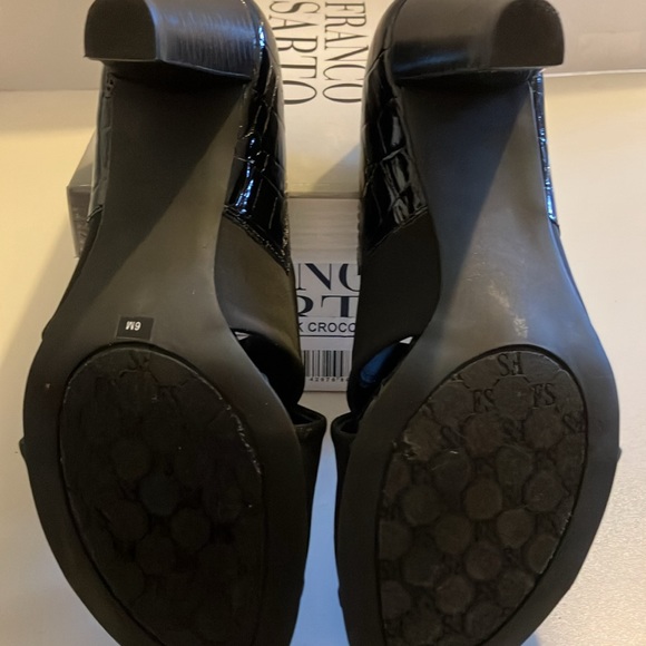 Franco Sarto, France, Ladles patent leather crocodile Shoes Sz. 6. New in box - Picture 5 of 5